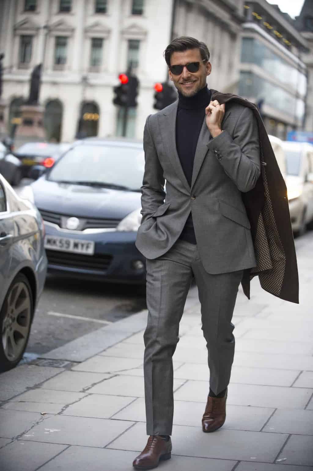 Hombres con online traje gris