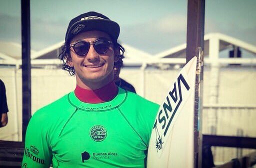 nicolás vargas surfer